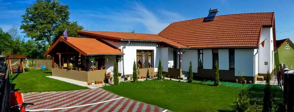 Pensiunea Narcisa Cu Ciubar Malaesti Exterior photo