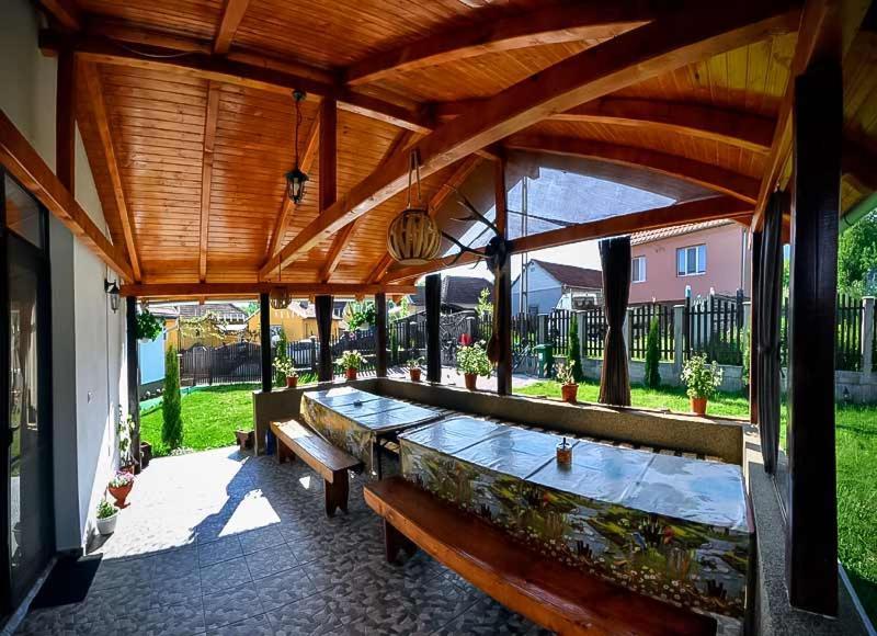 Pensiunea Narcisa Cu Ciubar Malaesti Exterior photo